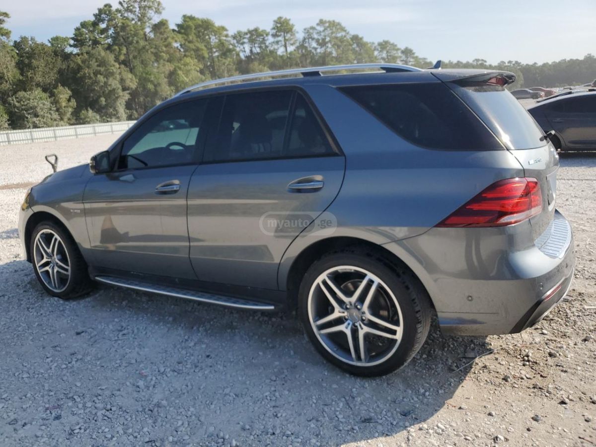 Mercedes-Benz GLE 350 2018 — photo 2