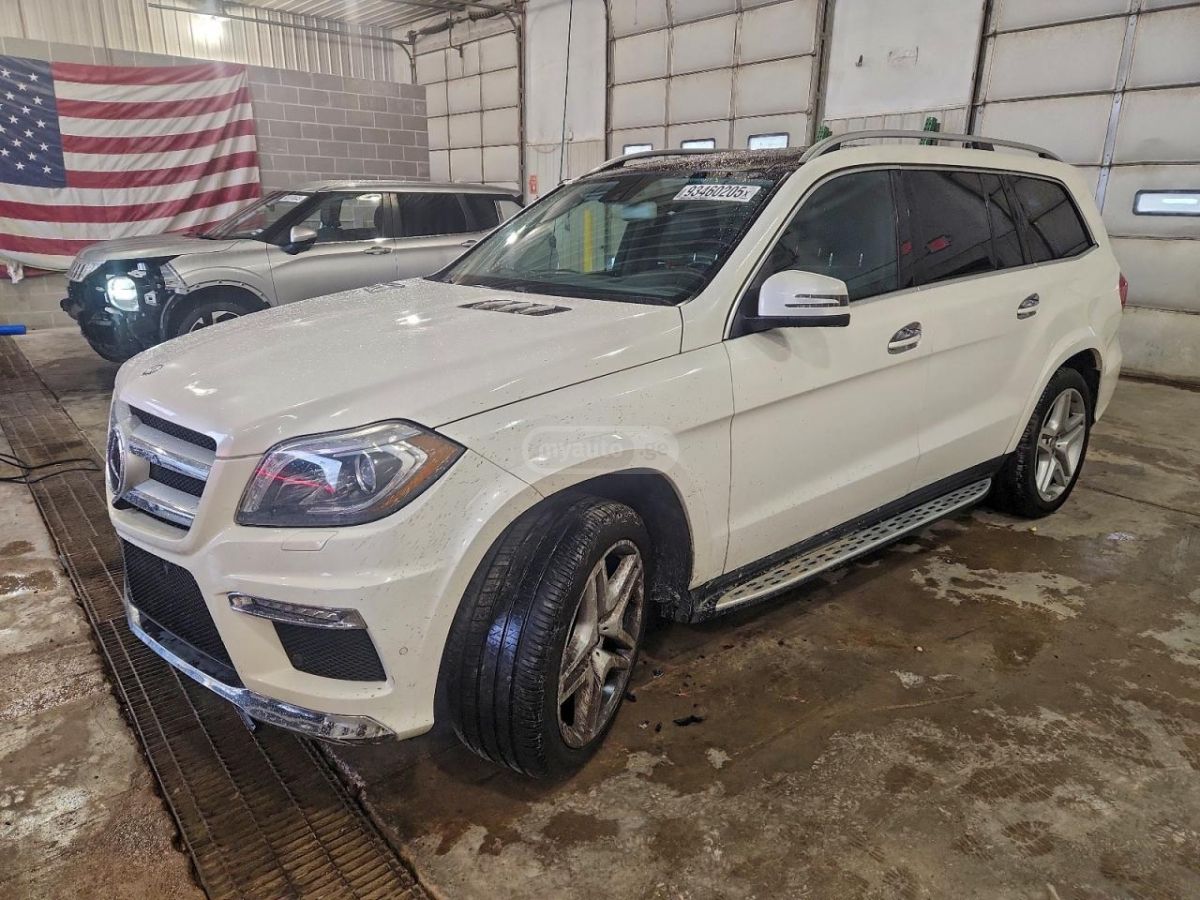 Mercedes-Benz GL 550