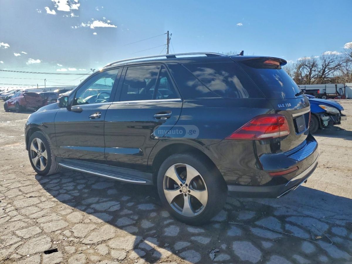 Mercedes-Benz GLE 350 2016 — photo 2