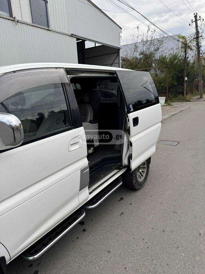 Mitsubishi Delica 2000 — photo 2