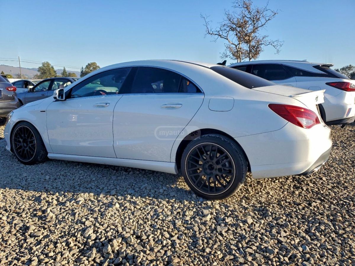 Mercedes-Benz CLA 250 2018 — photo 2