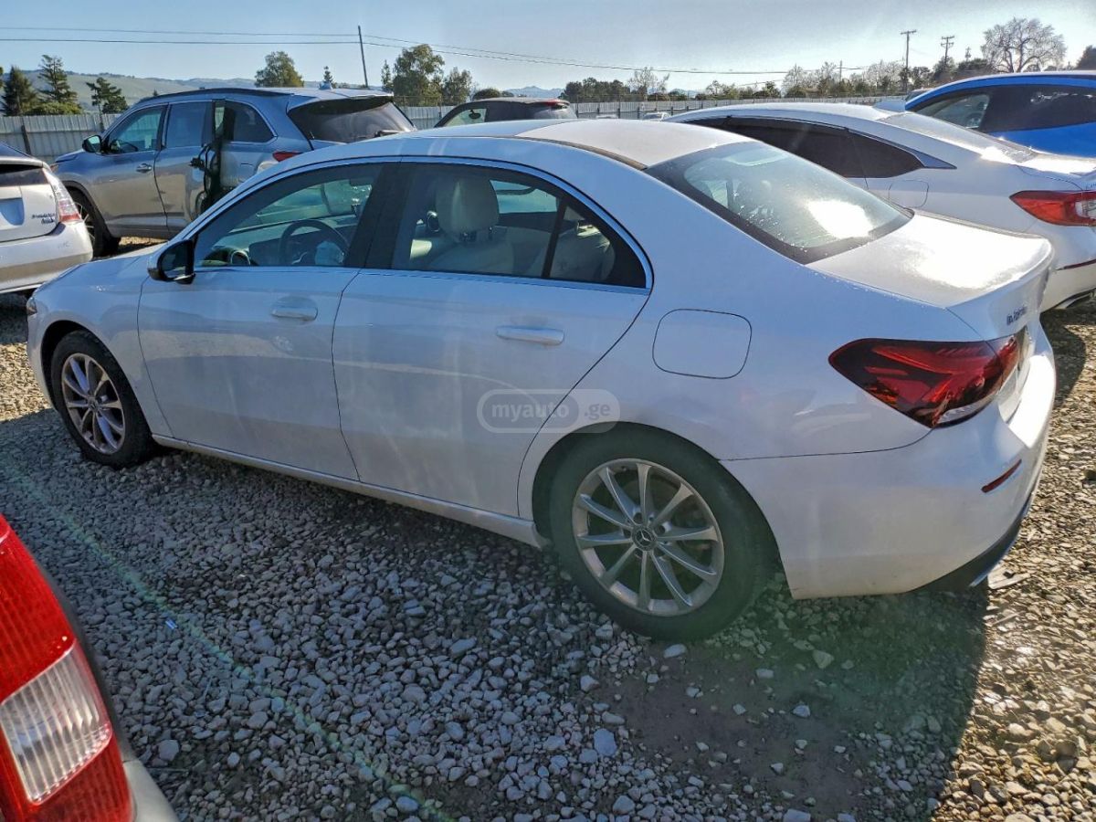 Mercedes-Benz A 220 2019 — photo 2