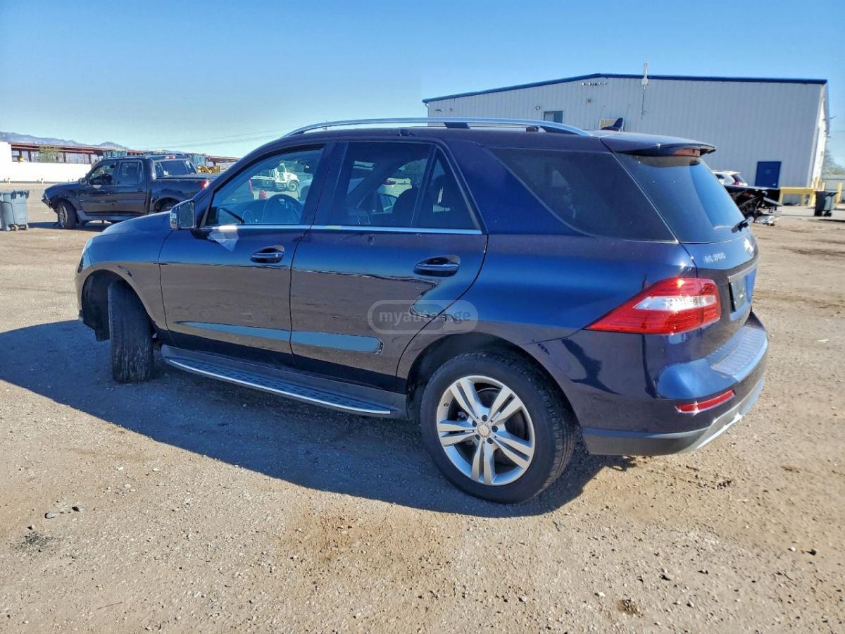 Mercedes-Benz ML 350 2015 — photo 2