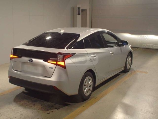 Toyota Prius 2021 — photo 2