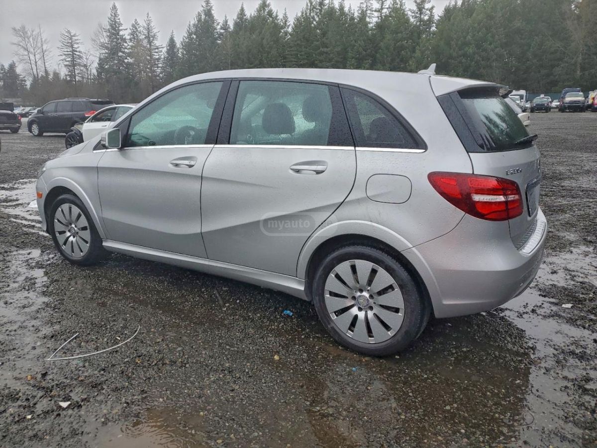 Mercedes-Benz B 150 2016 — photo 2