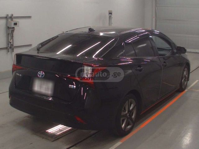 Toyota Prius 2021 — photo 2