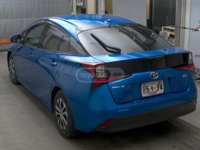 Toyota Prius 2021 — photo 2