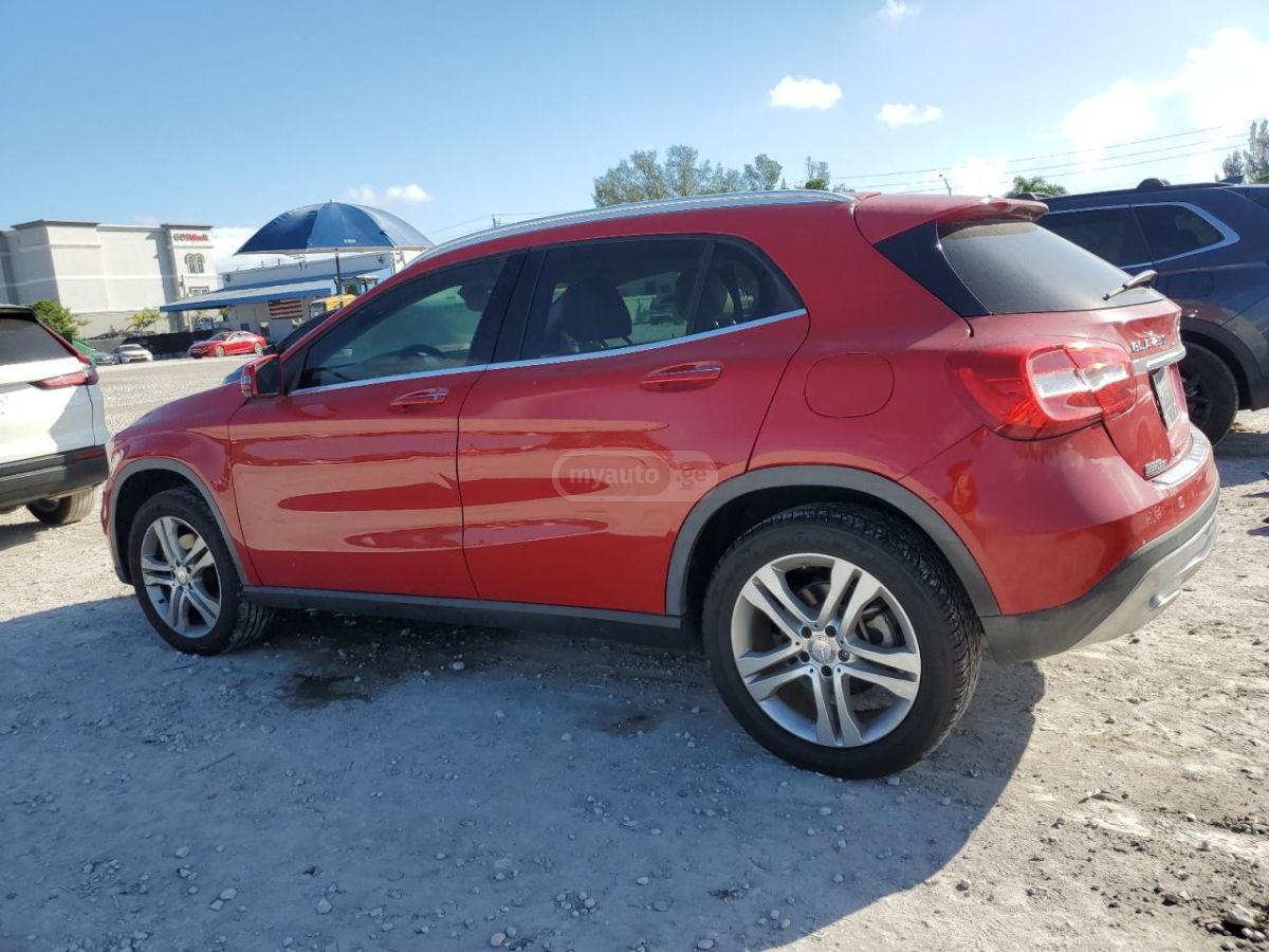 Mercedes-Benz GLA 250 2015 — photo 2