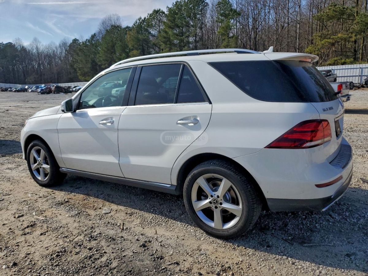 Mercedes-Benz GLE 350 2018 — photo 2
