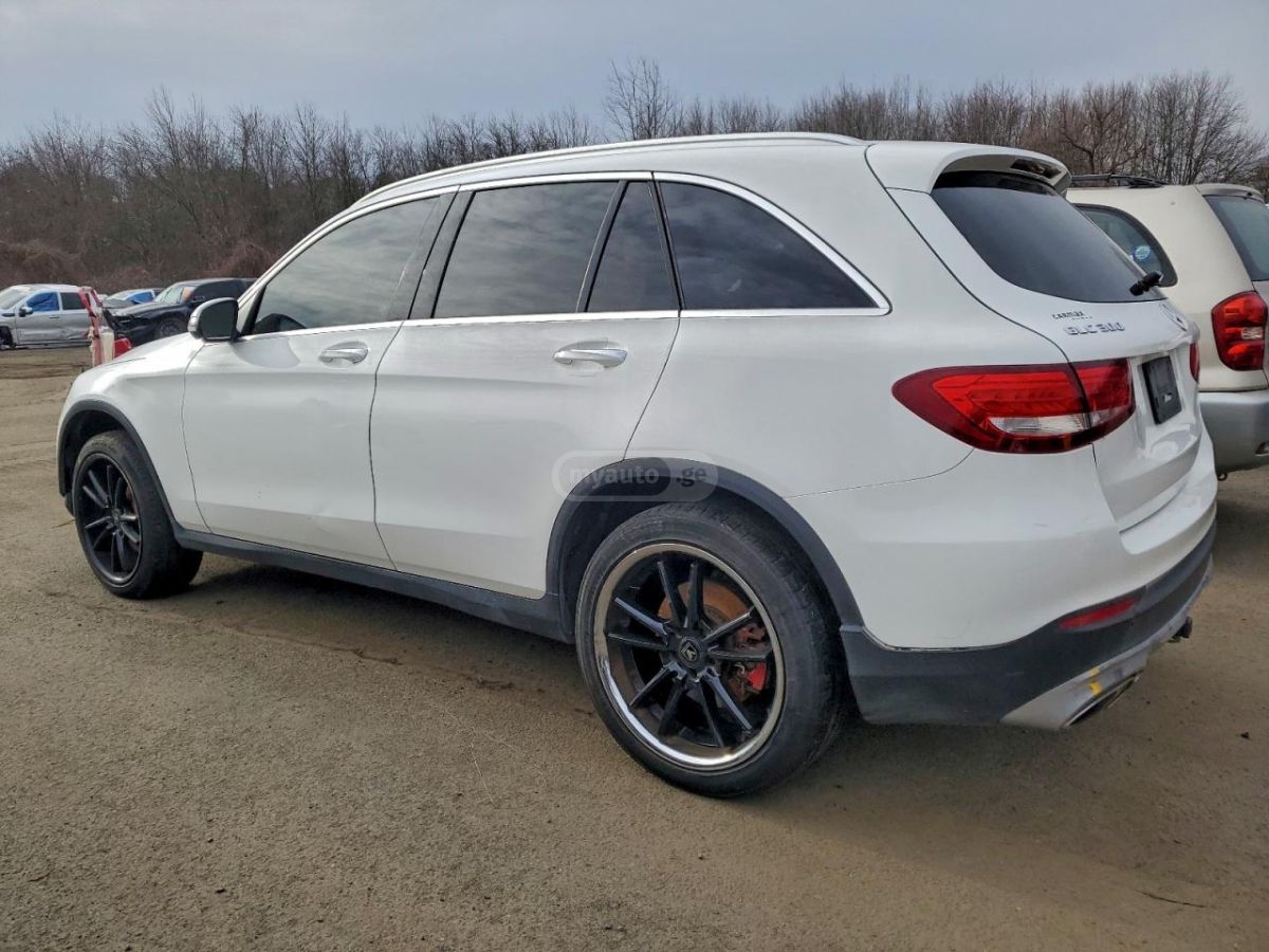 Mercedes-Benz GLC 300 2017 — photo 2