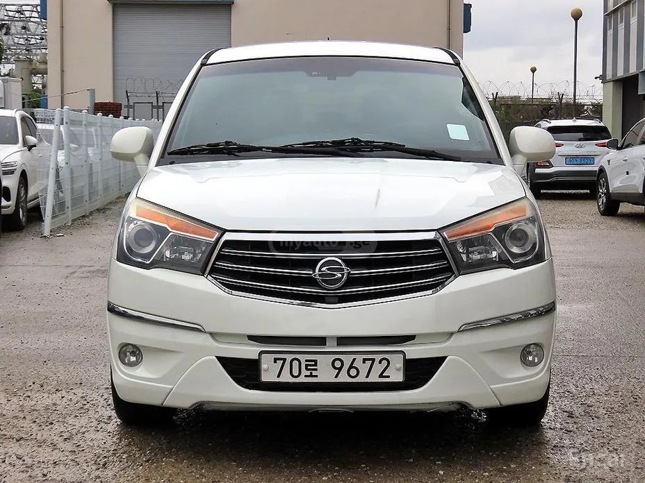 Ssangyong Turismo 2014 — photo 2