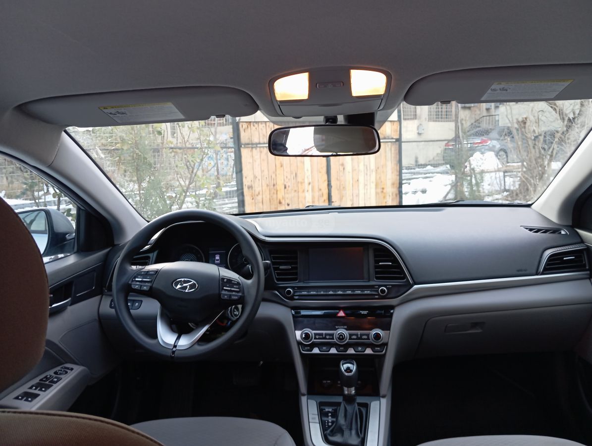 Hyundai Elantra 2020 — photo 2