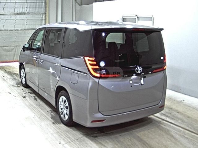 Toyota Noah 2022 — photo 2