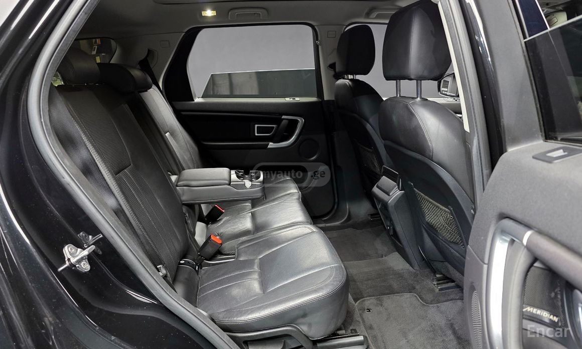 Land Rover Discovery Sport 2017 — photo 2