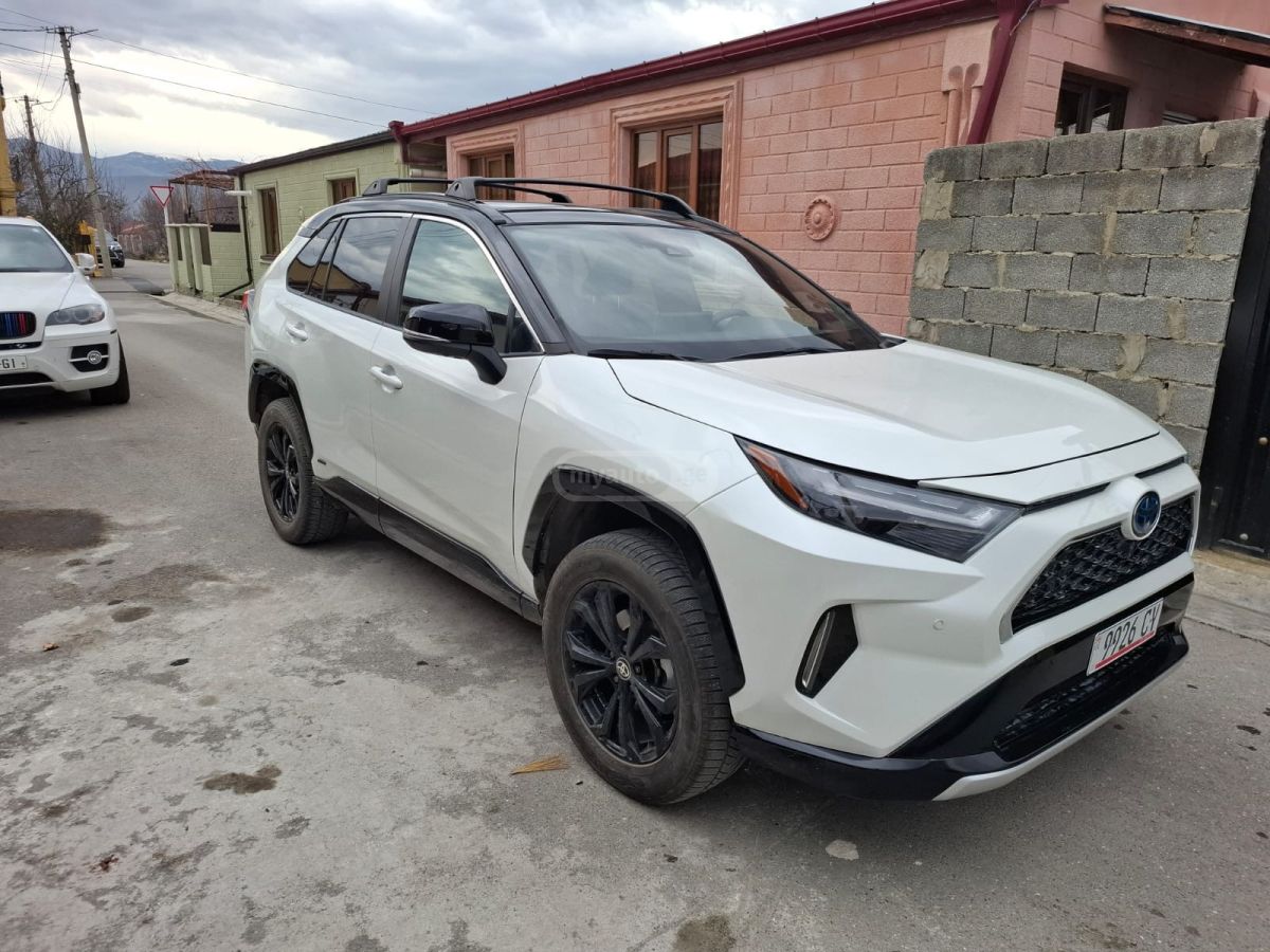 Toyota RAV 4 2022 — photo 2