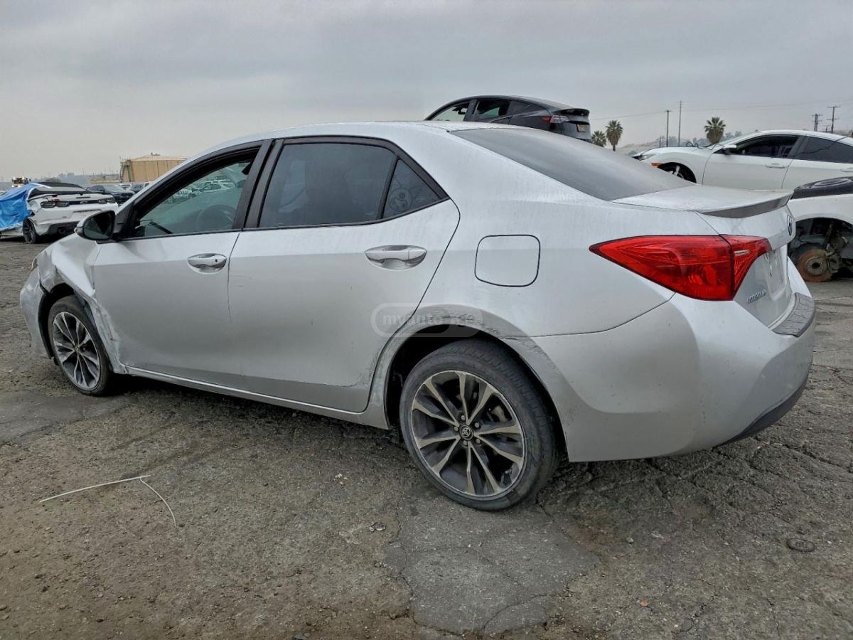 Toyota Corolla 2018 — photo 2
