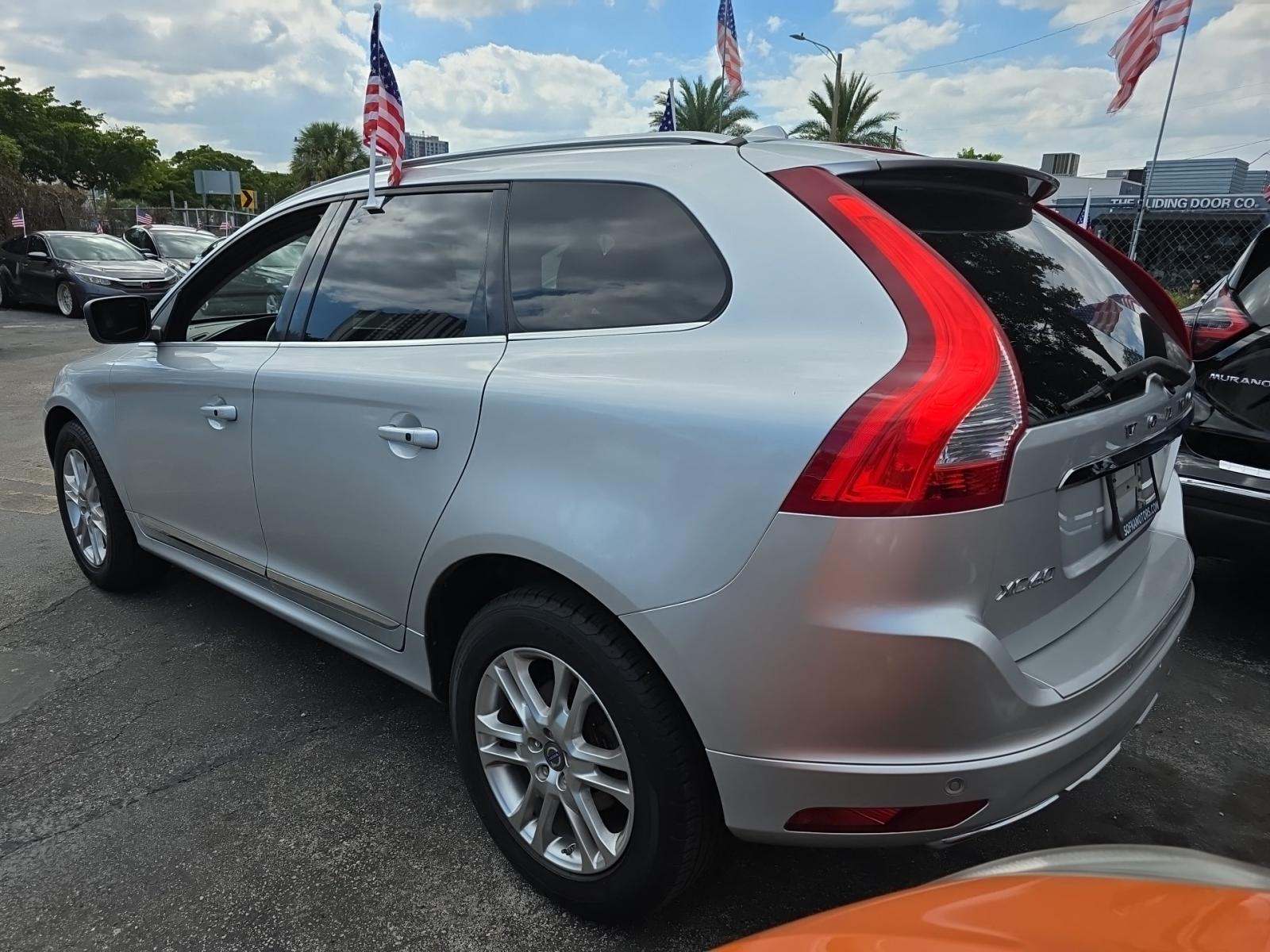 Volvo XC 60 2015 — photo 2