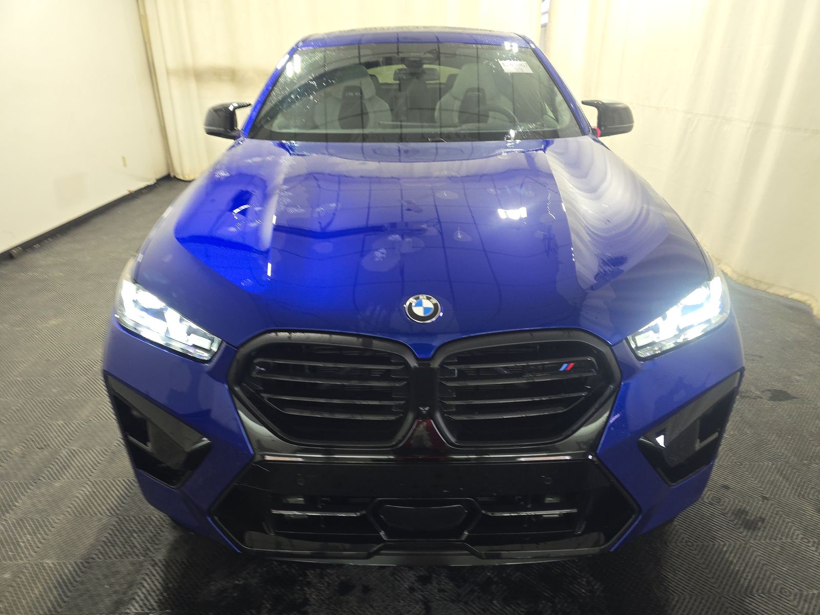 BMW X6 M 2025 — photo 2