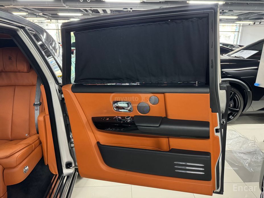 Rolls-Royce Phantom 2018 — photo 2