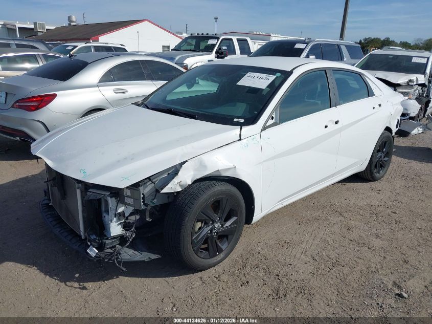 Hyundai Elantra 2023 — photo 2
