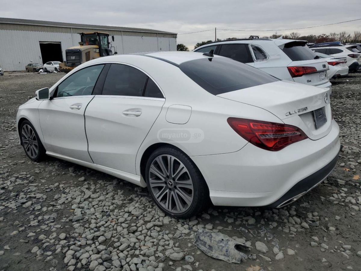 Mercedes-Benz CLA 250 2018 — photo 2