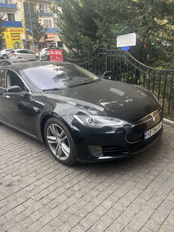 Tesla Model S 2016 — photo 2