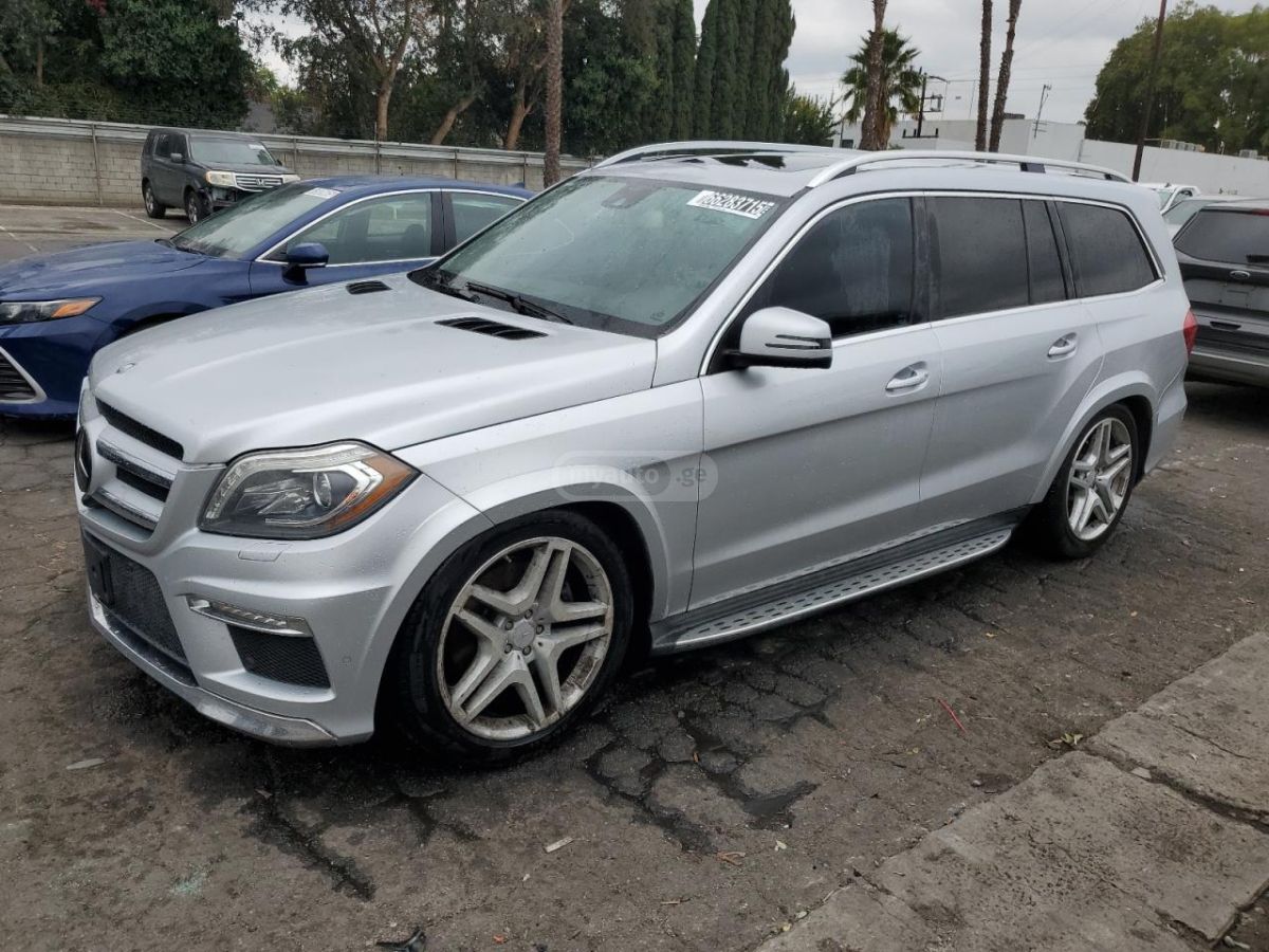 Mercedes-Benz GL 550