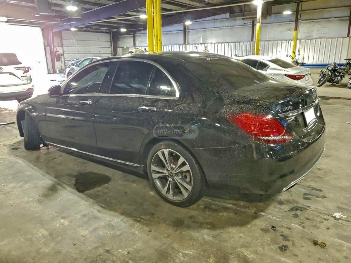 Mercedes-Benz C 30 AMG 2021 — photo 2