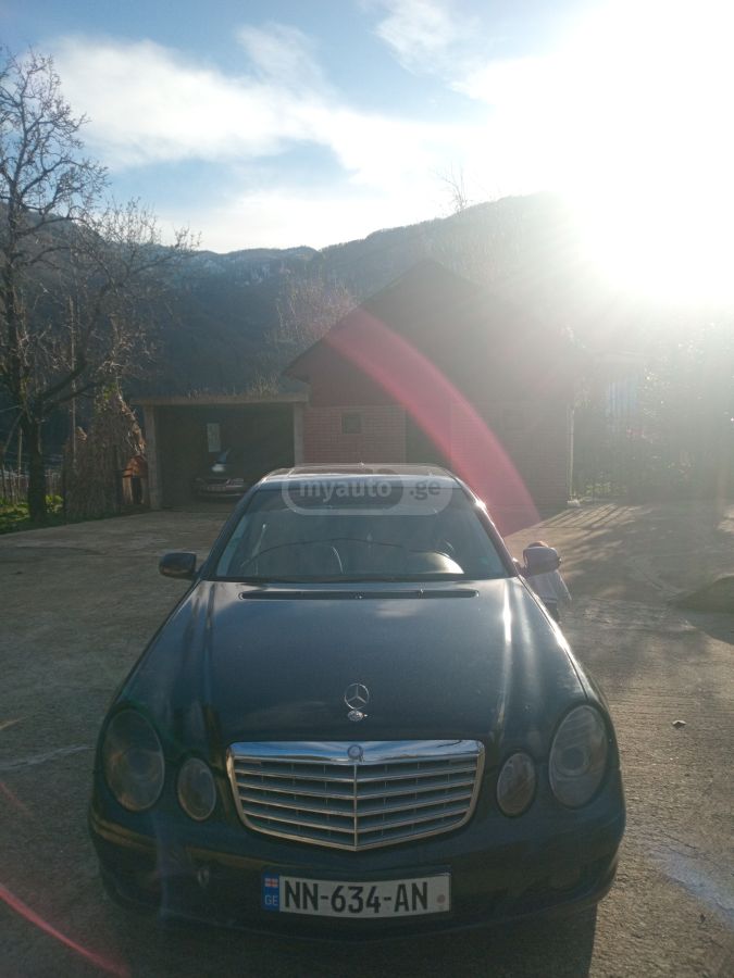 Mercedes-Benz E 220