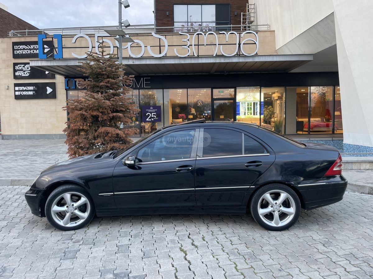 Mercedes-Benz C 240