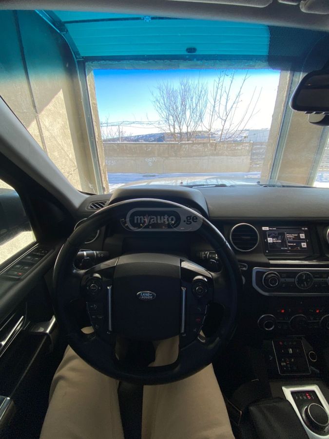 Land Rover Discovery 2015 — photo 2