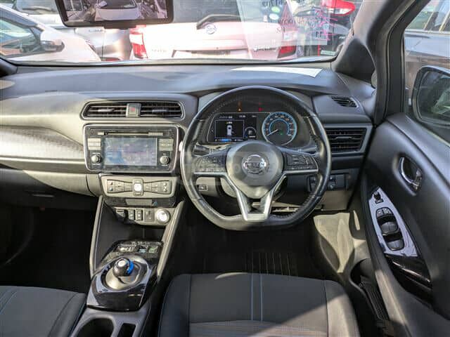 Nissan Leaf 2019 — photo 2