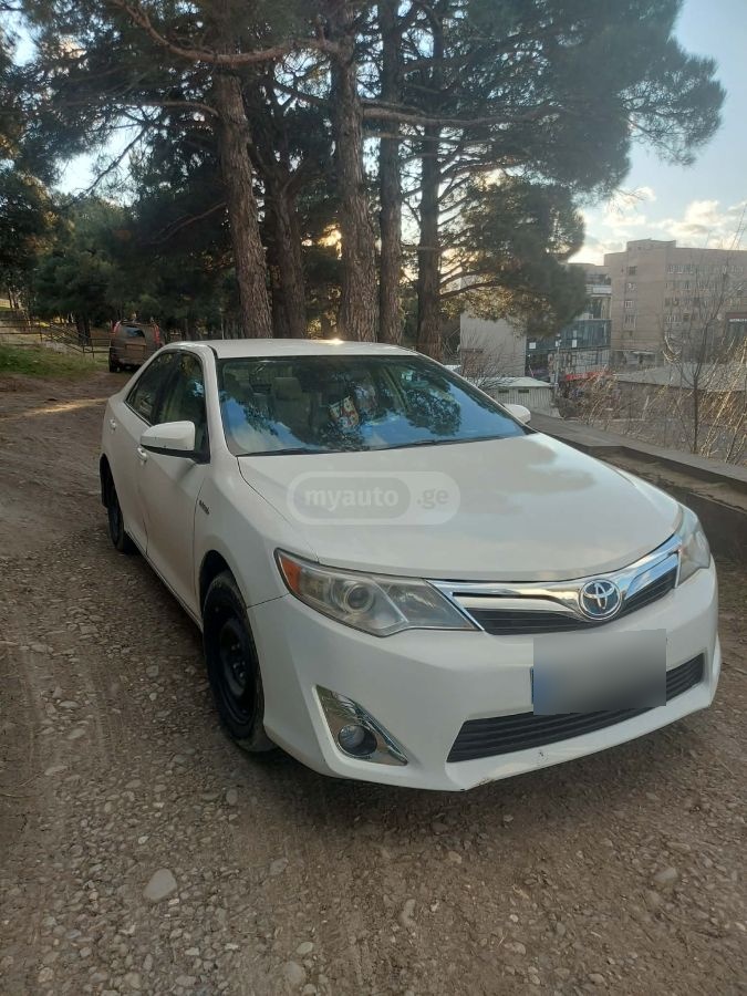 Toyota Camry 2013 — photo 2