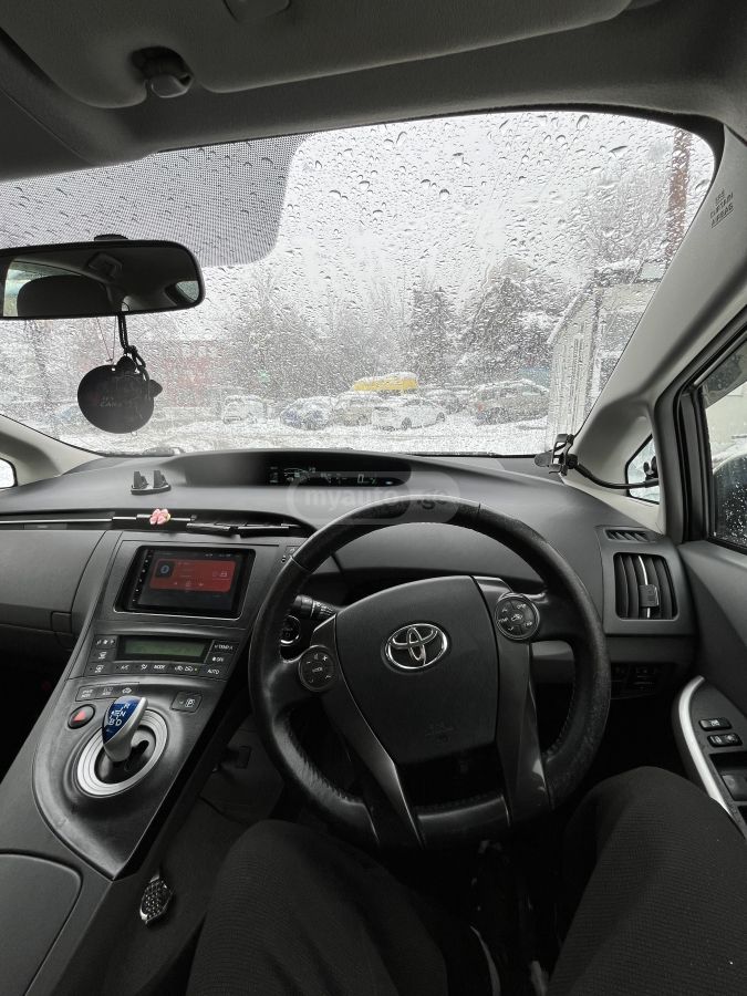 Toyota Prius 2011 — photo 2