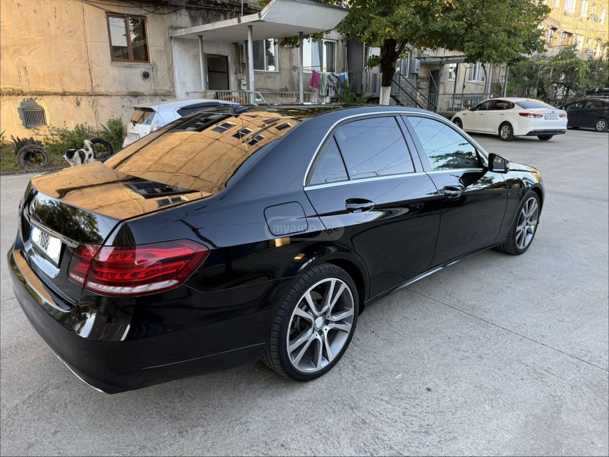 Mercedes-Benz E 220 2015 — photo 2