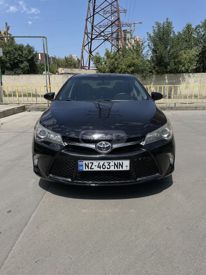 Toyota Camry 2016 — photo 2