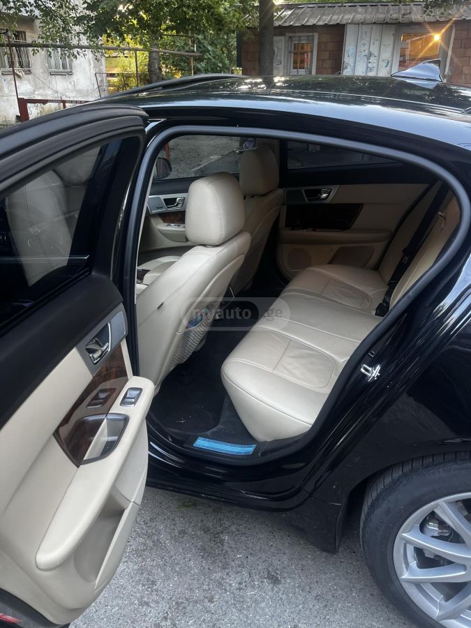 Jaguar XF 2014 — photo 2