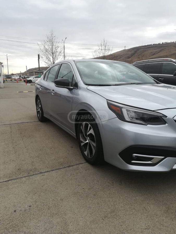 Subaru Legacy 2020 — photo 2