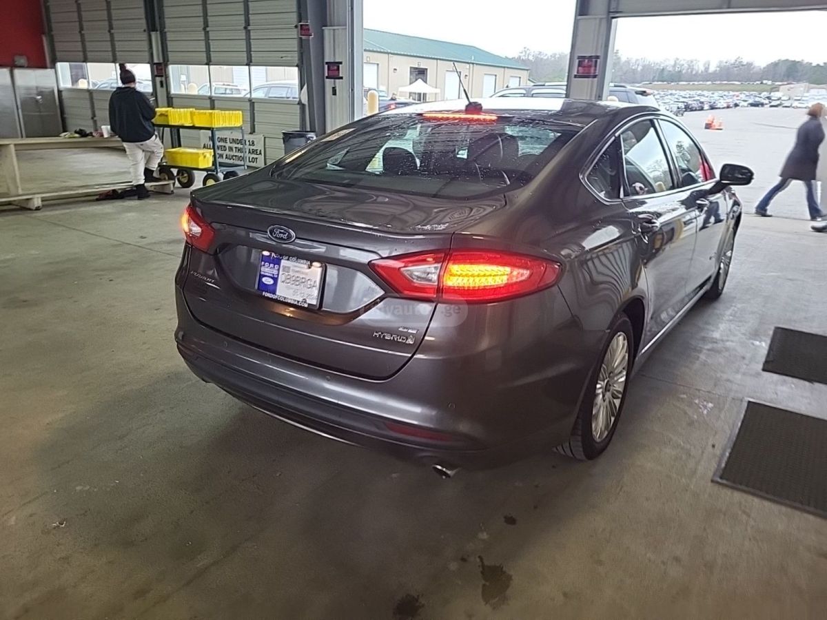 Ford Fusion 2018 — photo 2