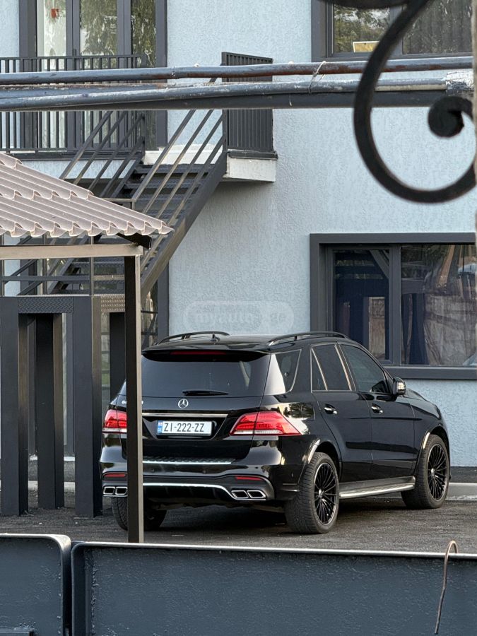 Mercedes-Benz GLE 350 2015 — photo 2