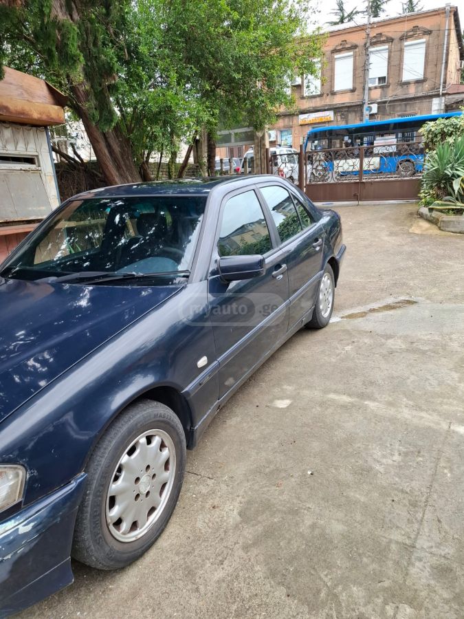 Mercedes-Benz C 220 1997 — photo 2