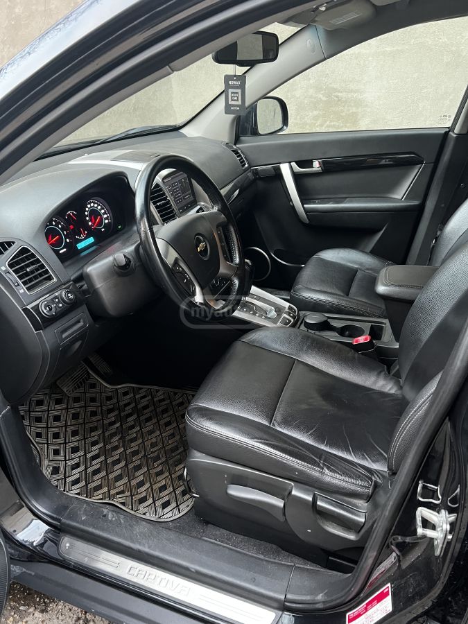 Chevrolet Captiva 2012 — photo 2