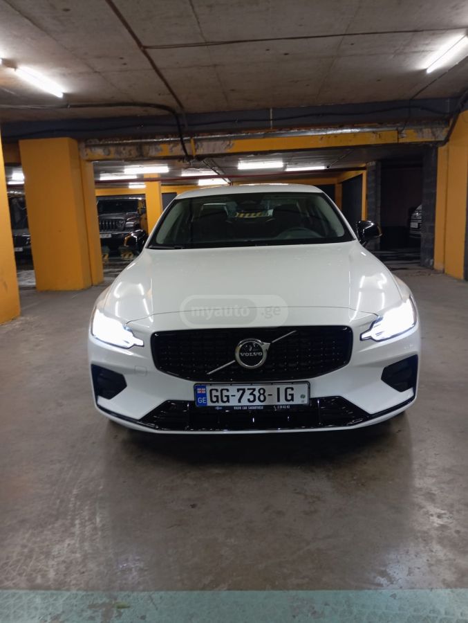 Volvo S 60 2024 — photo 2