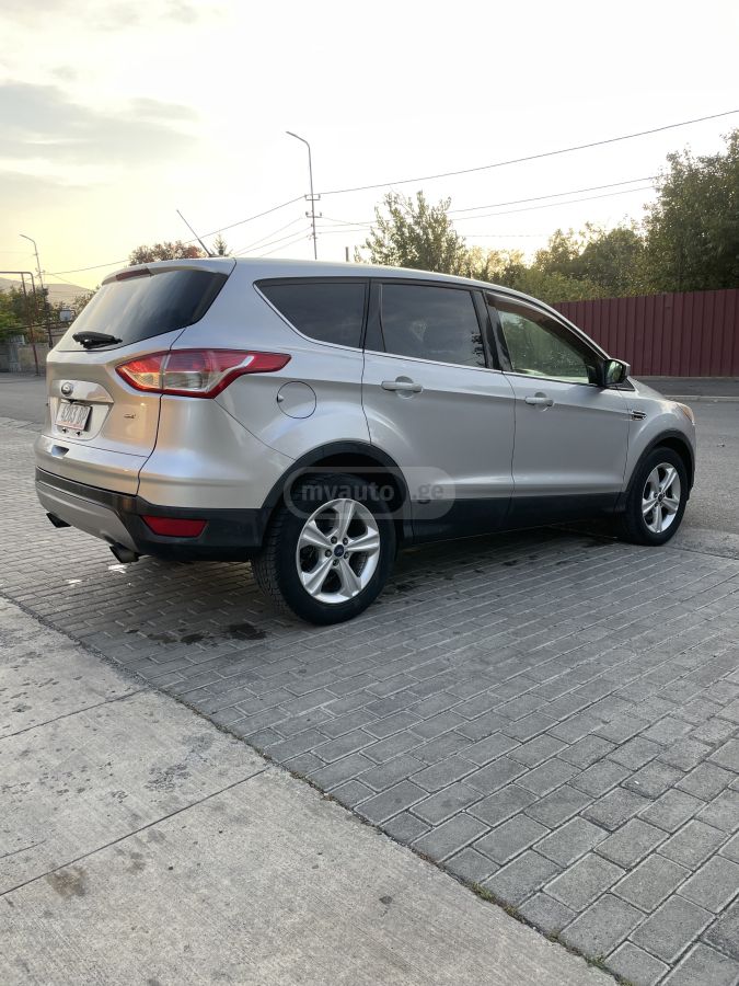 Ford Escape 2014 — photo 2