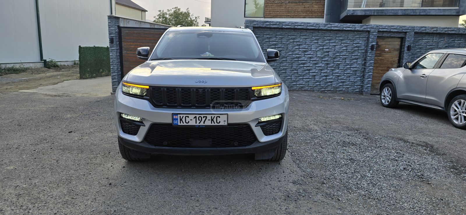 Jeep Grand Cherokee 2023 — photo 2