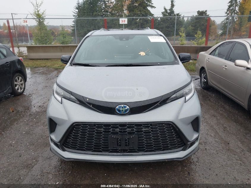 Toyota Sienna 2025 — photo 2