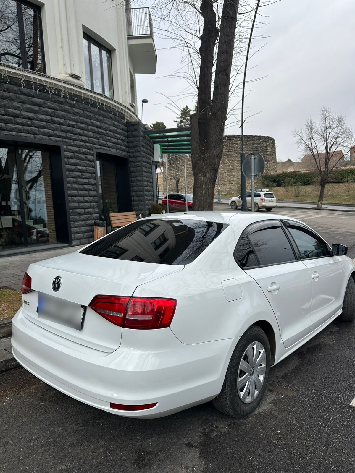 Volkswagen Jetta 2015 — photo 2