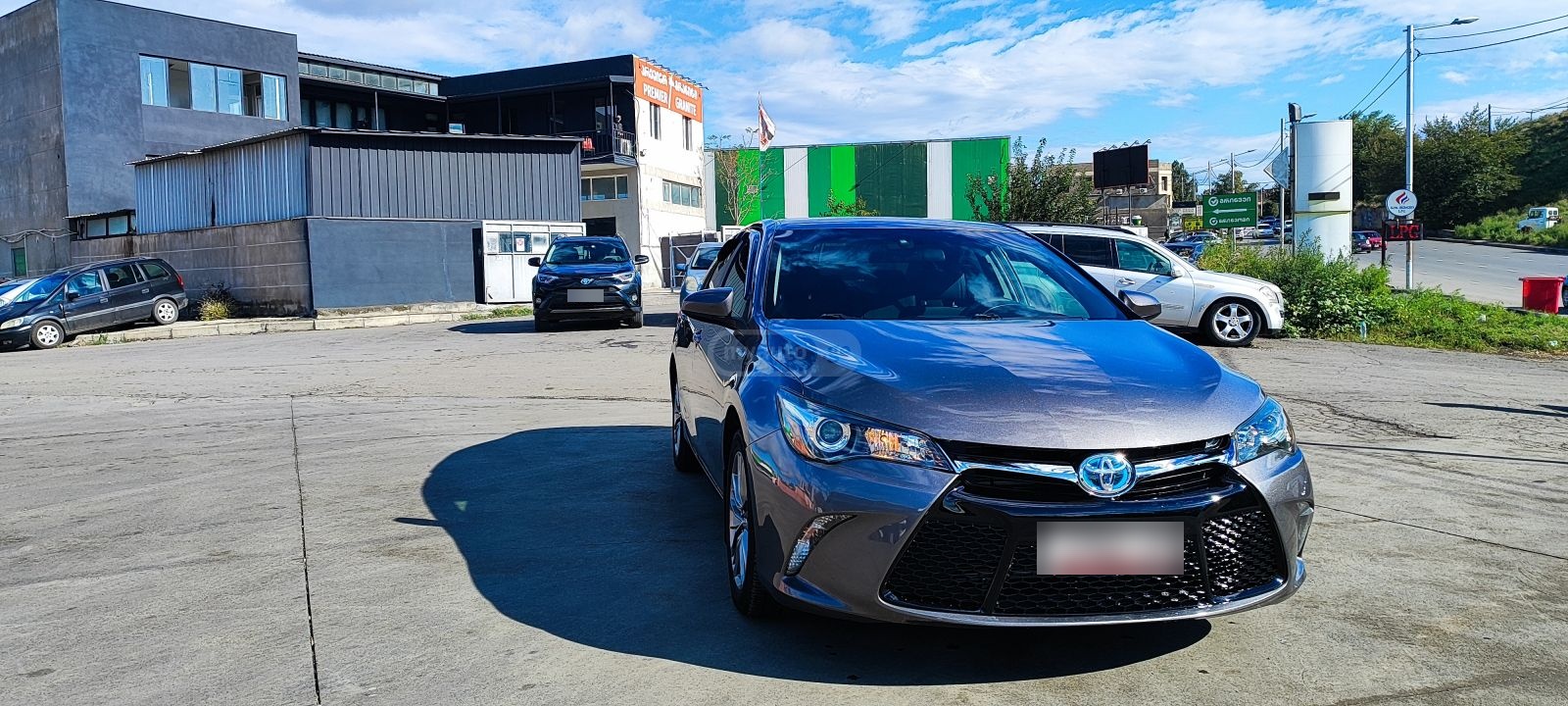 Toyota Camry 2016 — photo 2
