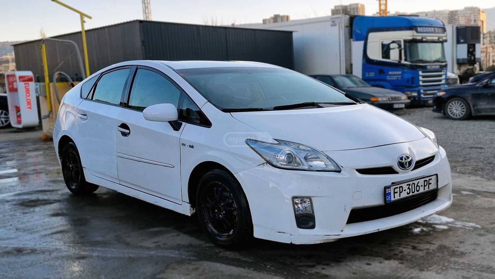 Toyota Prius 2011 — photo 2