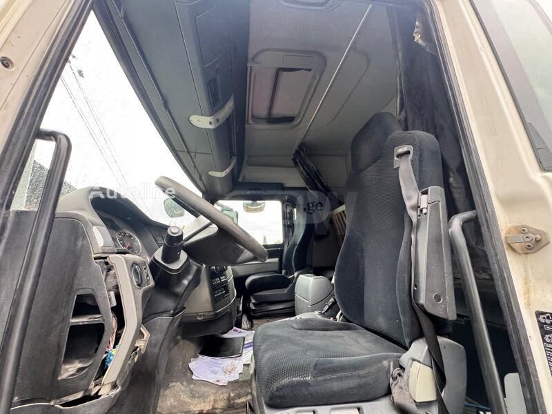 Isuzu TGX 2015 — photo 2